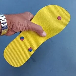 HAVAIANAS UNISEX TEAM III COLUMBIA SANDALS( Unisex) Havaianas Unisex Teams III - Columbia Sandal,Citrus Yellow  main image 2